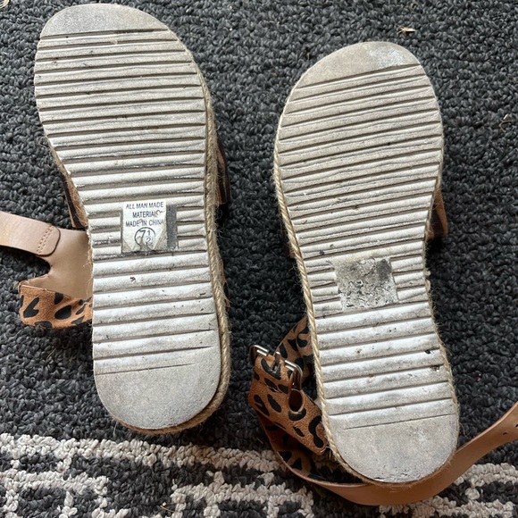 Sandals - Picture 3 of 4